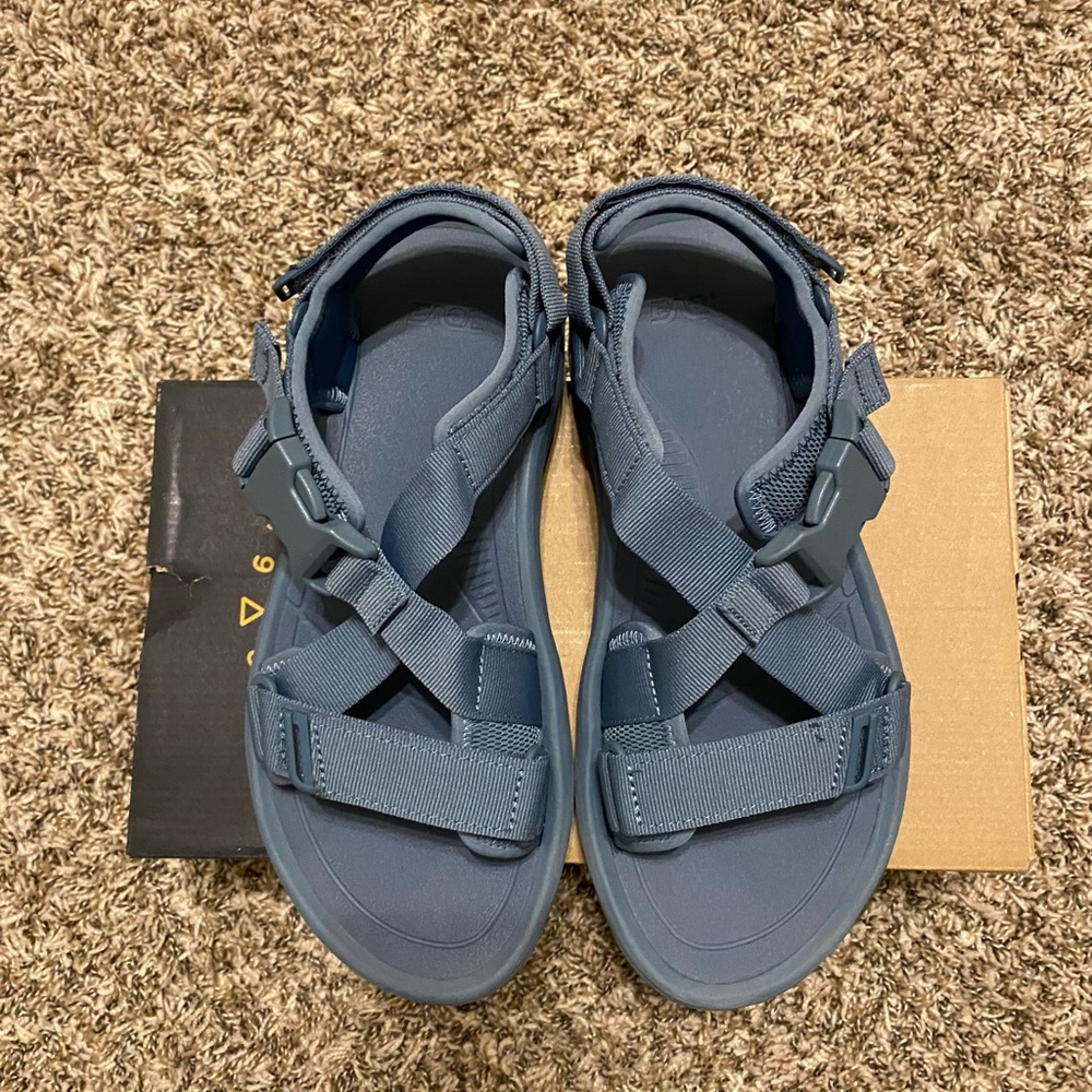 Teva hurricane verge sandals